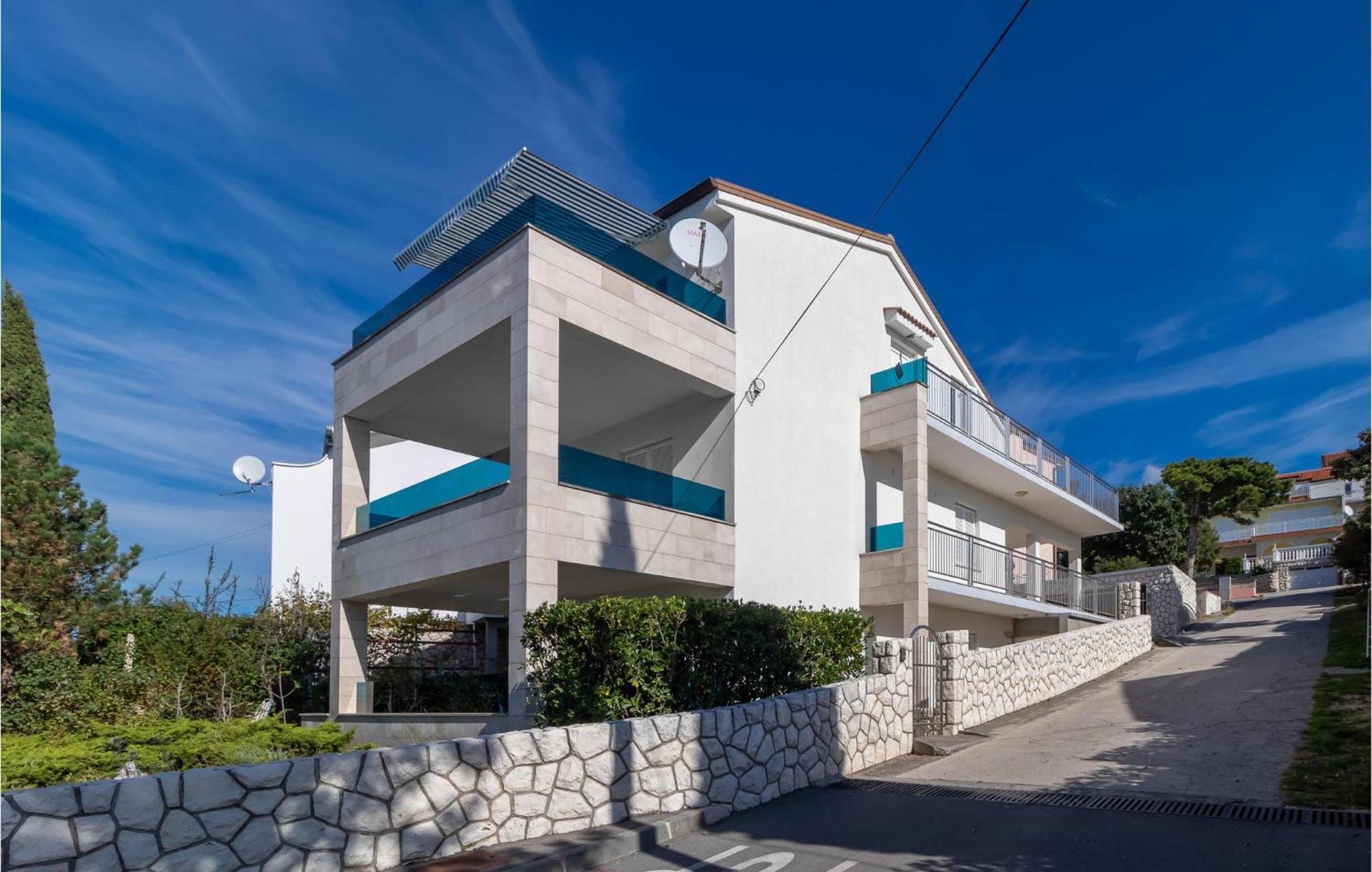 Stunning Apartment In Dramalj With House Sea View Bagian luar foto